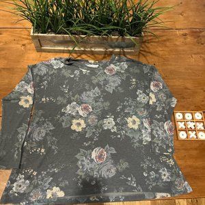 Beautiful Vintage flared long sleeve flower shirt